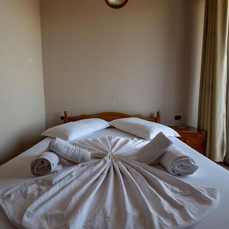 Hotel Nika Radhimë Exteriér fotografie