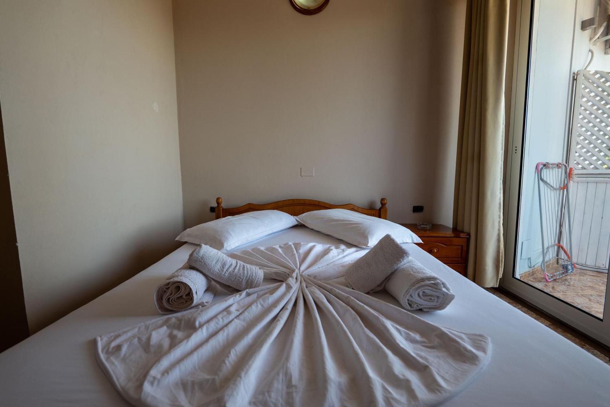 Hotel Nika Radhimë Exteriér fotografie