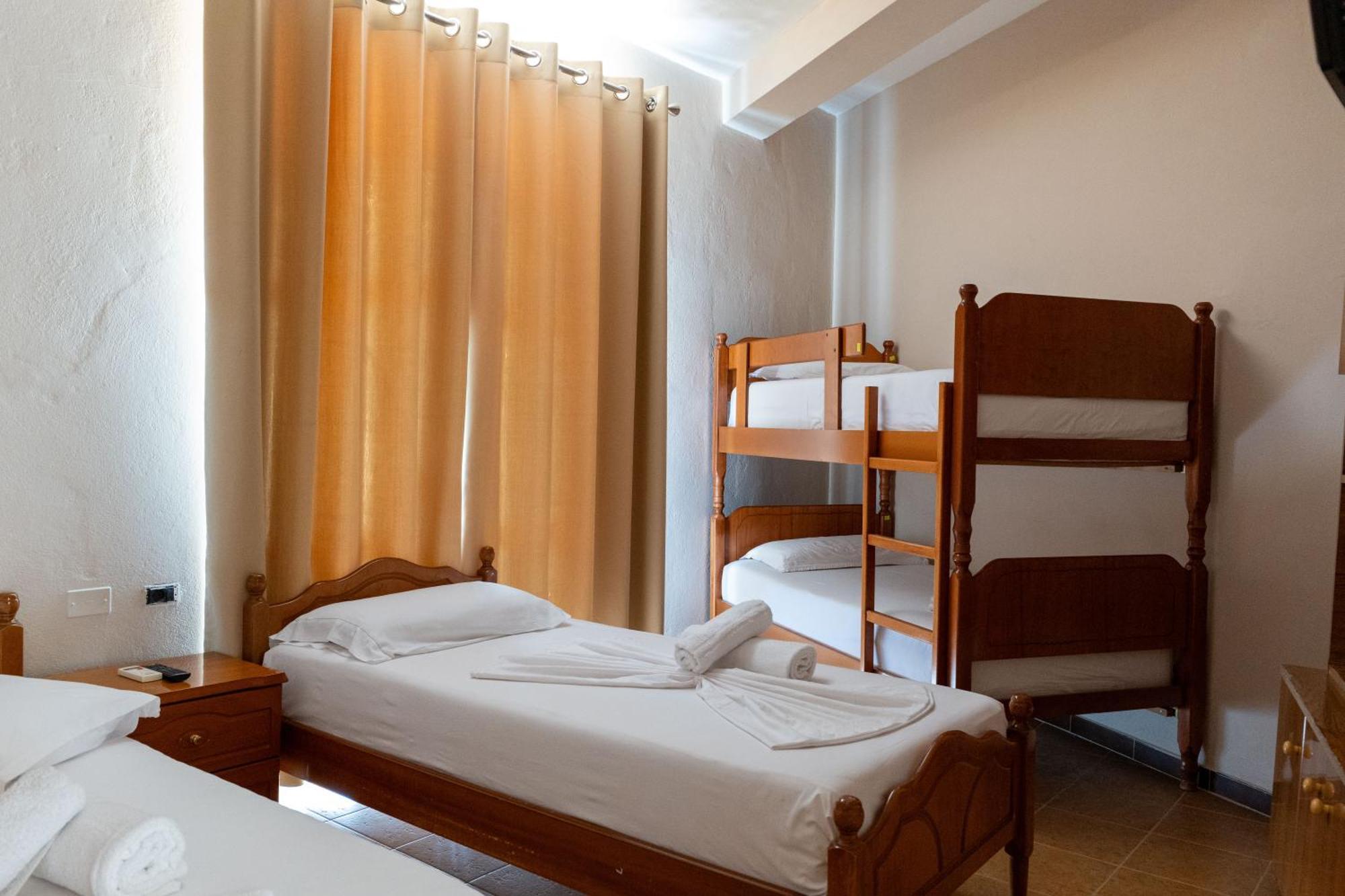 Hotel Nika Radhimë Exteriér fotografie