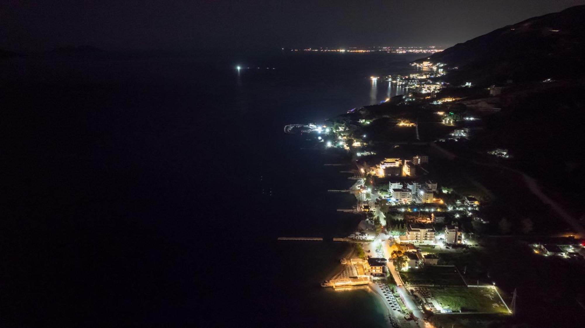 Hotel Nika Radhimë Exteriér fotografie