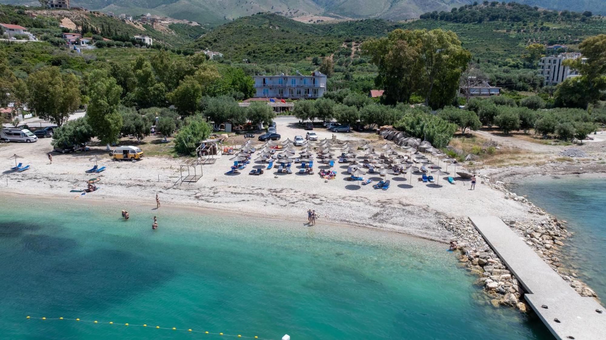 Hotel Nika Radhimë Exteriér fotografie