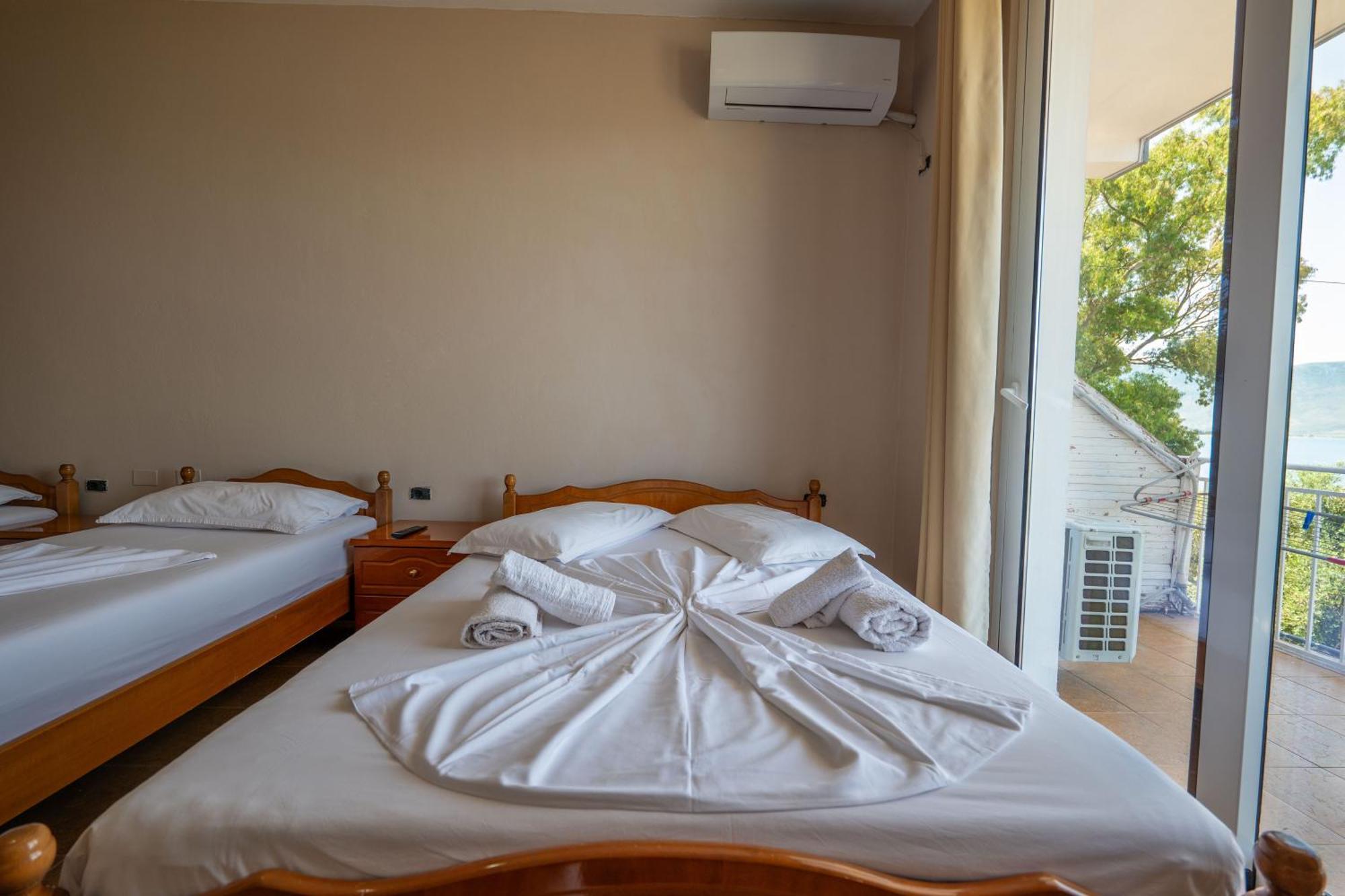 Hotel Nika Radhimë Exteriér fotografie