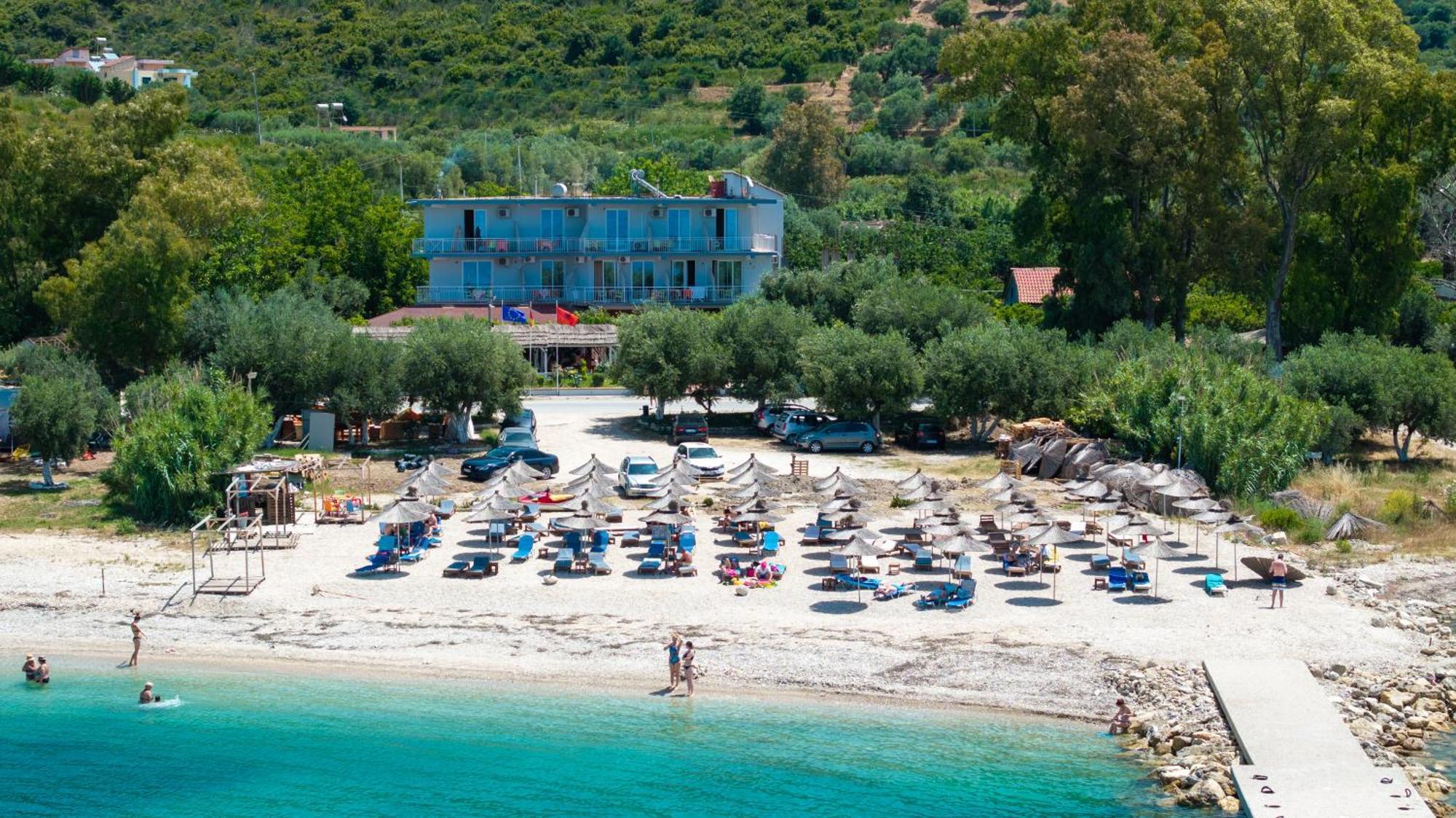 Hotel Nika Radhimë Exteriér fotografie
